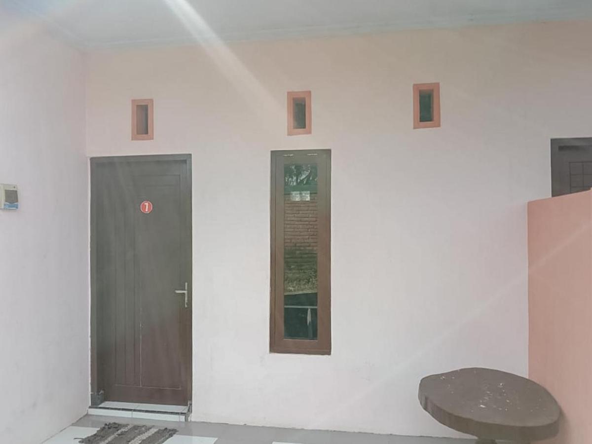 Zulfina Homestay Syariah Mitra Reddoorz Banyuwangi  Exteriér fotografie