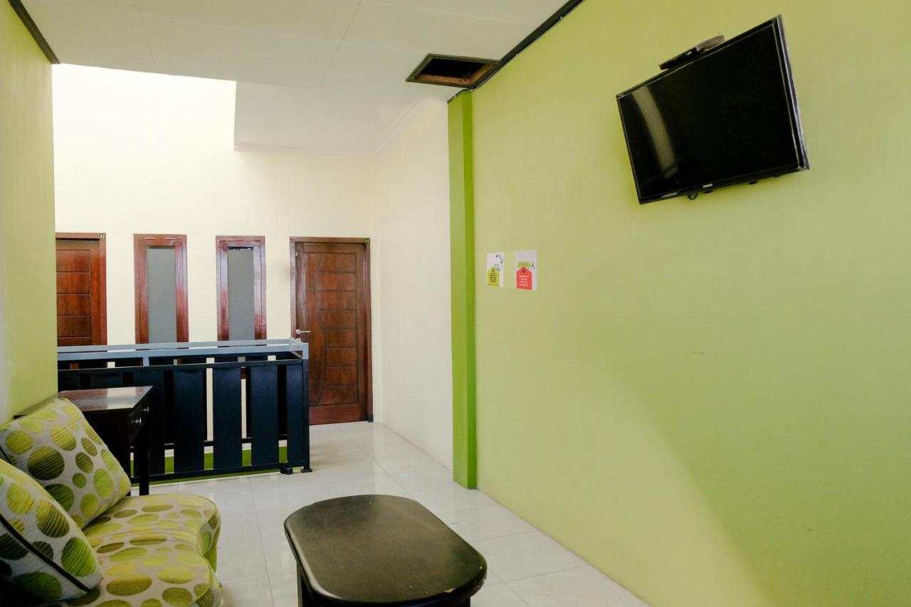 Zulfina Homestay Syariah Mitra Reddoorz Banyuwangi  Exteriér fotografie