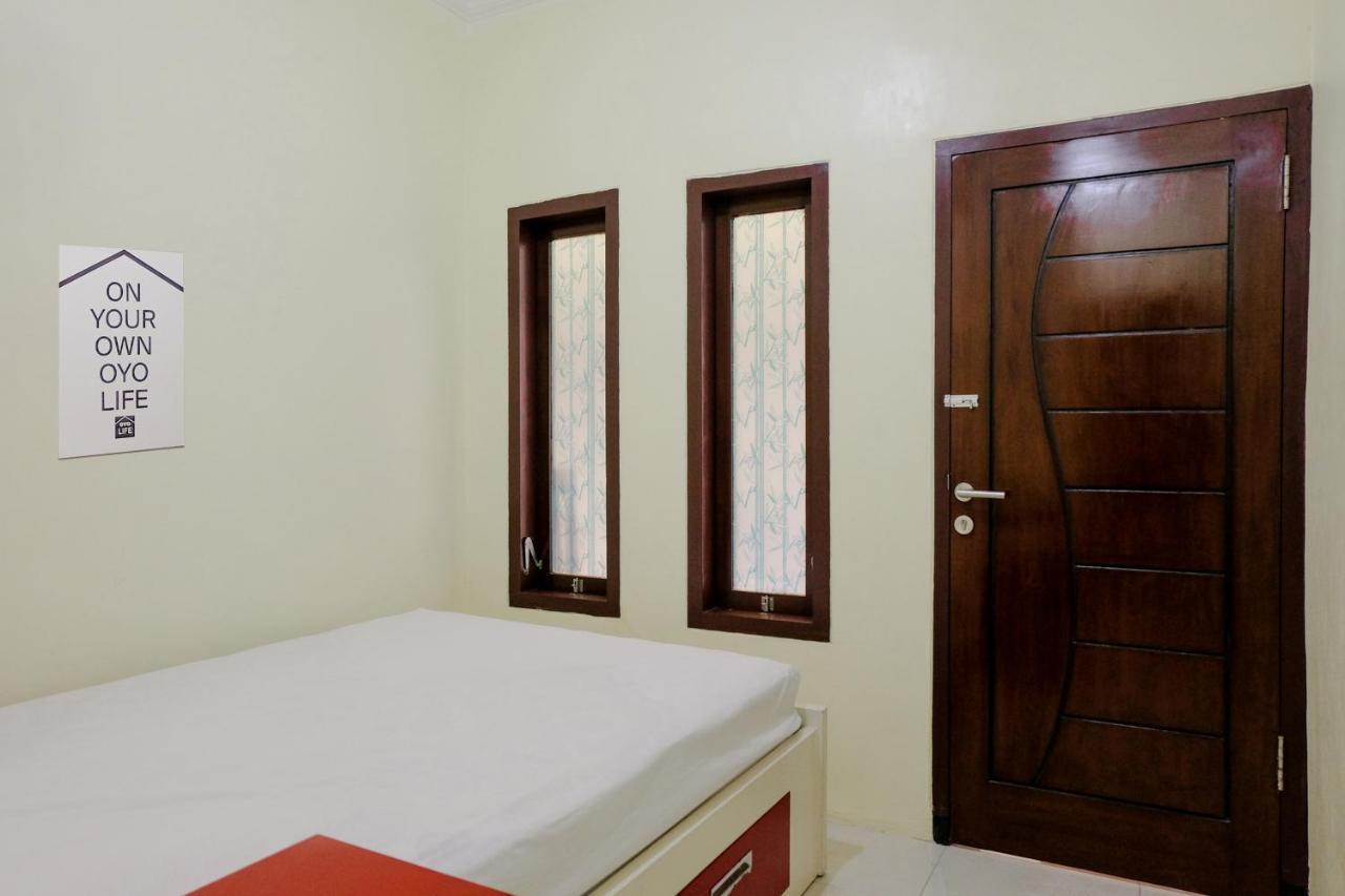 Zulfina Homestay Syariah Mitra Reddoorz Banyuwangi  Exteriér fotografie