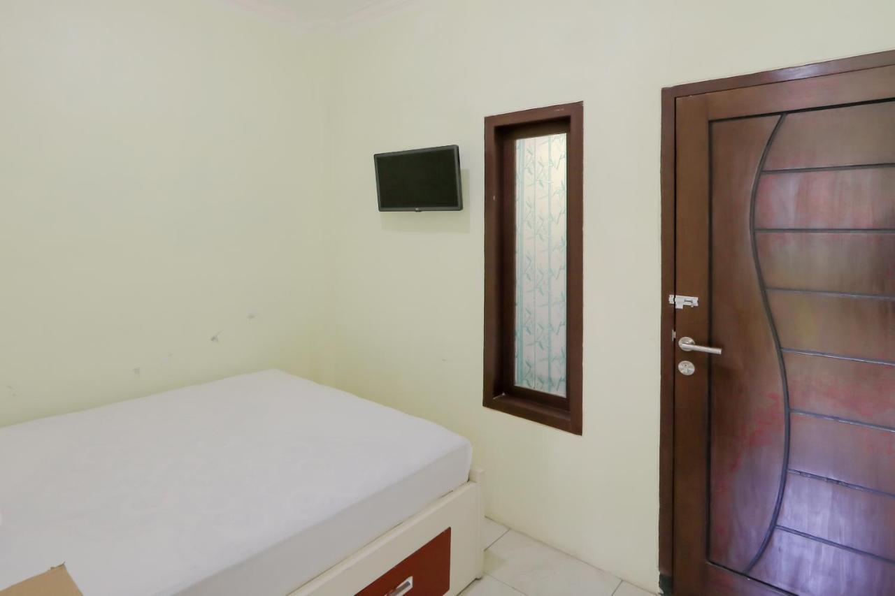 Zulfina Homestay Syariah Mitra Reddoorz Banyuwangi  Exteriér fotografie